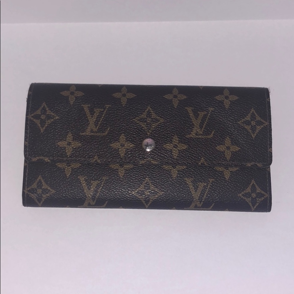 LOUIS VUITTON Sarah Brown Tan Monogram wallet